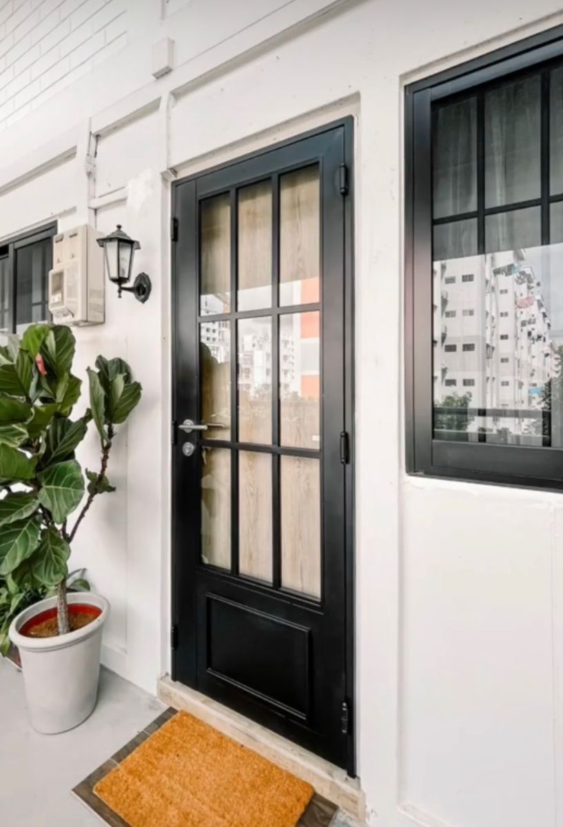 High-quality Storm Replacement Door installation